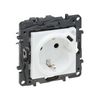 NiloéStep 162 dugalj +USB-C földelt gyerekzárral fehér IP40 süllyesztett LEGRAND - 863126