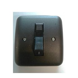 103 3P kapcsoló betét ház-fölsőrésszel barna falonkívüli csavaros IP20 1- VA Elektronika - KBI-163-B