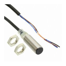 Induktív közelítésérzékelő síkbaálló 4mm-hatótáv menetes henger fém NPN nyitó 10-30V DC OMRON - 674500