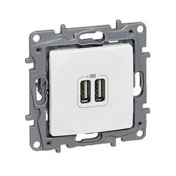Niloé USB töltőaljzat A+A 2/ki 2400mA-max. 5V süllyesztett fehér LEGRAND - 764594