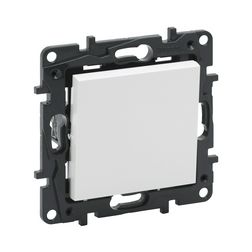 NiloéStep N101 nyomó betét közp. fedéllel 1- billentyűs 1z fehér IP20 Legrand 863109 LEGRAND