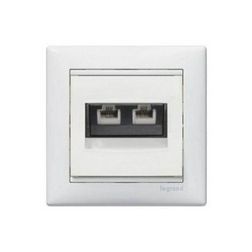Valena adatcsatlakozó dugalj UTP RJ45 8(8) Cat5e fehér csavaros LEGRAND - 774239