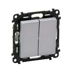 ValenaLife N106+6 nyomó betét közp. fedéllel 2- billentyűs 2v alumínium IP20 műanyag LEGRAND - 752318